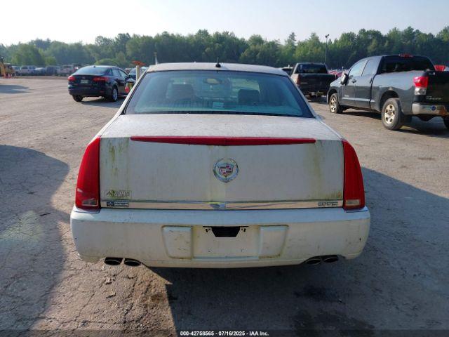 Cadillac DTS Standard Image 15
