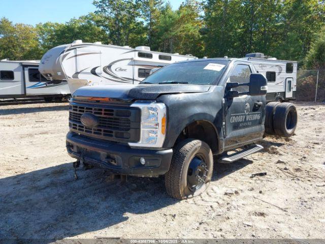 Ford F-350 Xl Image 3