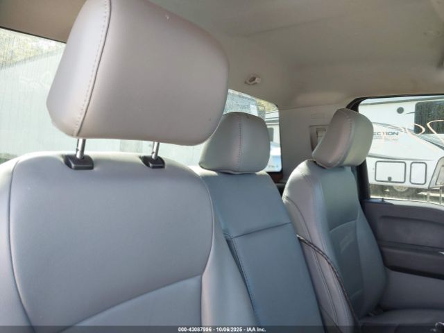 Ford F-350 Xl Image 6