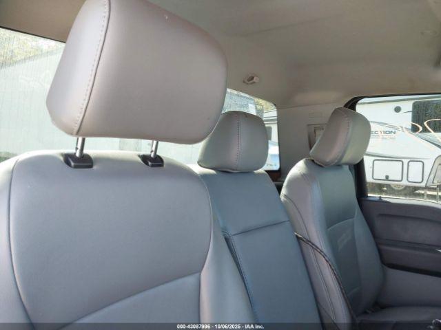 Ford F-350 Xl Image 6