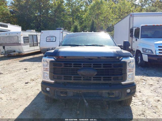 Ford F-350 Xl Image 14