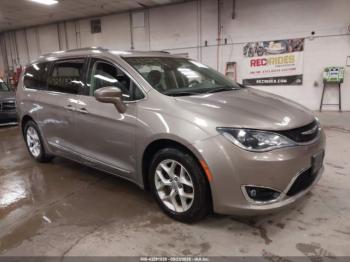  Salvage Chrysler Pacifica