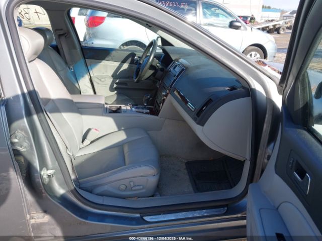 Cadillac STS V8 Image 5