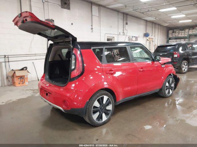 Kia Soul + Image 12