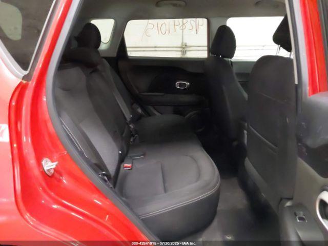 Kia Soul + Image 13