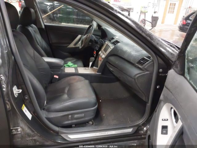 Toyota Camry Se V6 Image 8