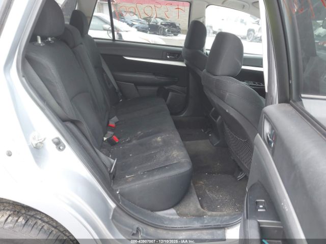 Subaru Outback 2.5i Premium Image 10
