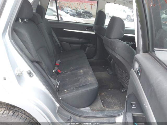 Subaru Outback 2.5i Premium Image 10