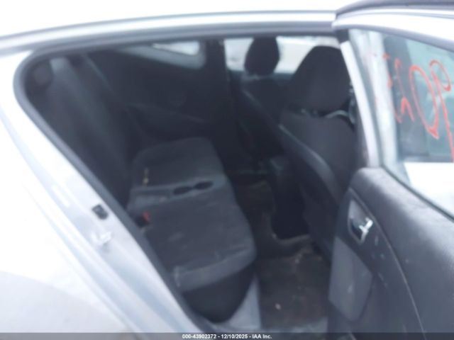 Hyundai VELOSTER Image 8