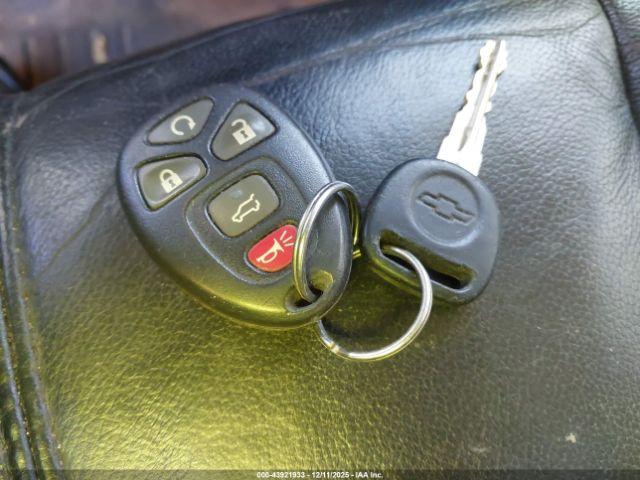 Chevrolet Suburban 1500 Lt Image 13