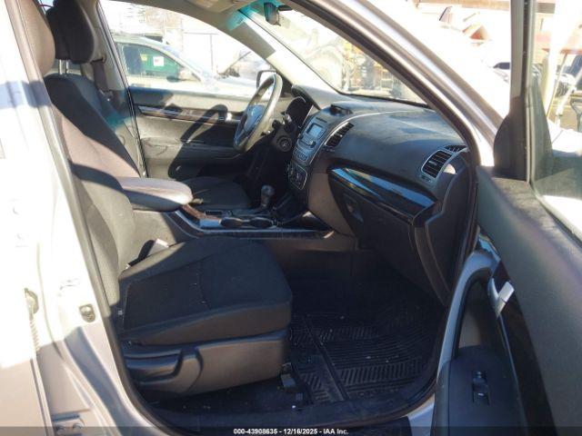 Kia Sorento Lx Image 5