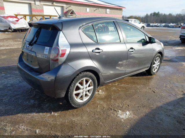 Toyota Prius c Three Image 7