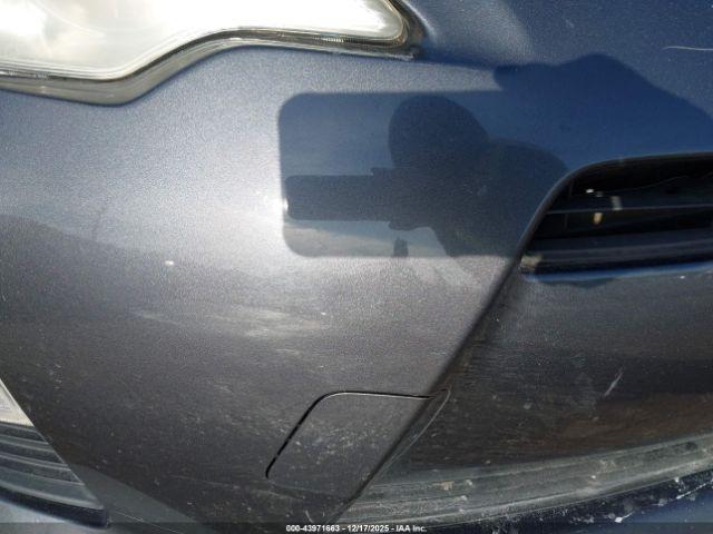 Toyota Prius c Three Image 5