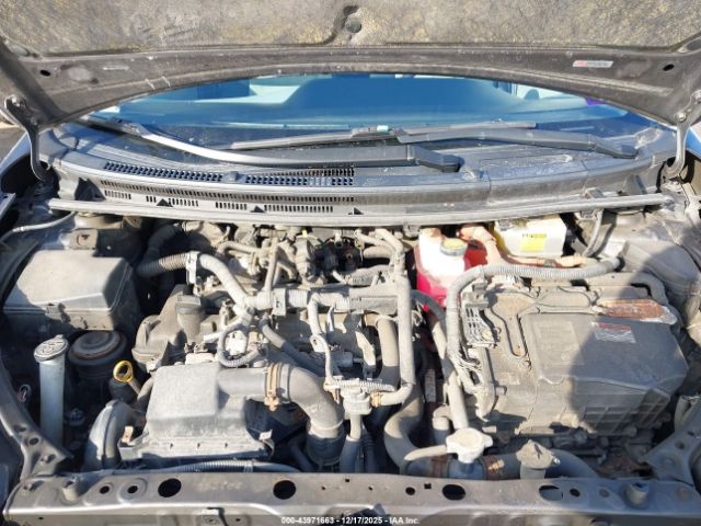 Toyota Prius c Three Image 13