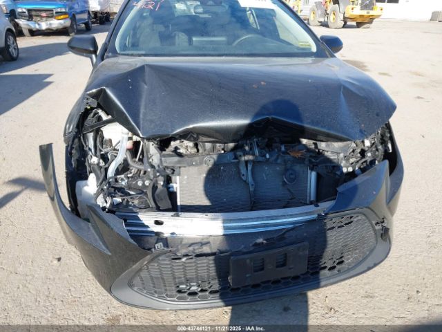 Toyota Corolla Le Image 10