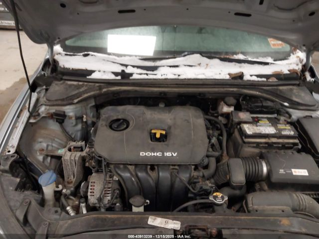 Hyundai ELANTRA Se Image 8