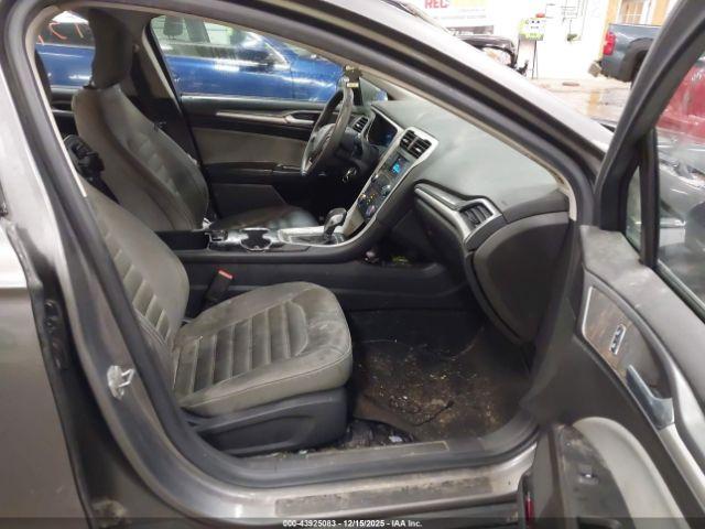 Ford Fusion S Image 4