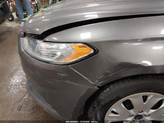 Ford Fusion S Image 7