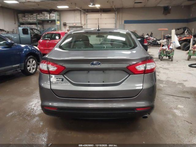 Ford Fusion S Image 11