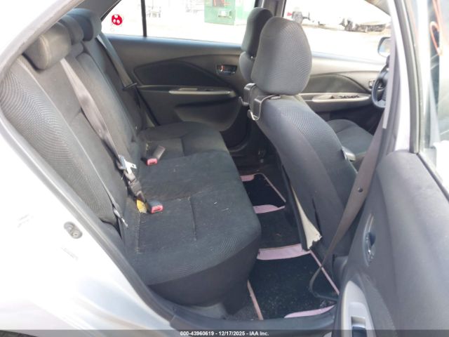 Toyota Yaris Image 10