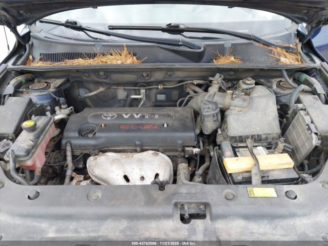 Toyota RAV4 Image 10