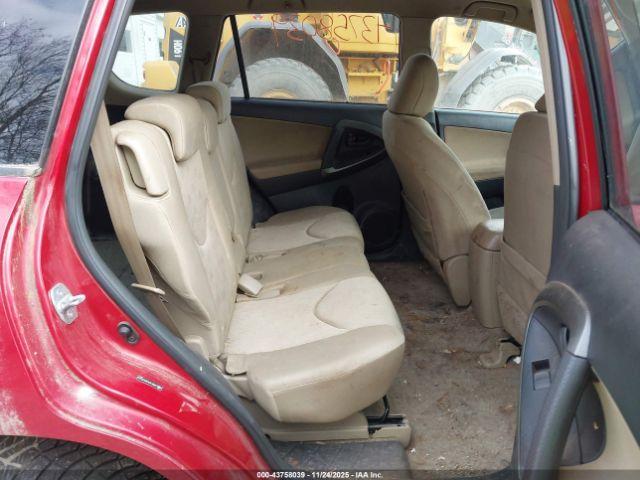 Toyota RAV4 Image 10