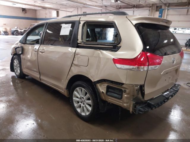 Toyota Sienna Xle Image 16