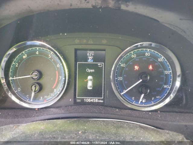 Toyota Corolla Se Image 9