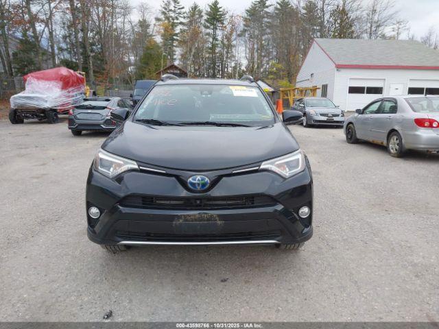 Toyota RAV4 Limited Image 10