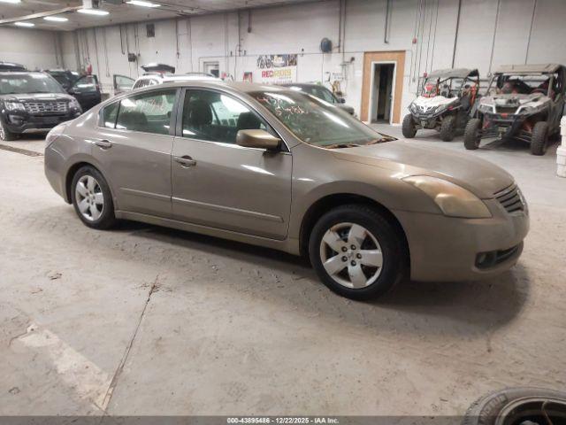  Salvage Nissan Altima