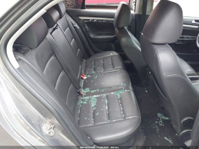 Volkswagen Jetta Limited Edition Image 8