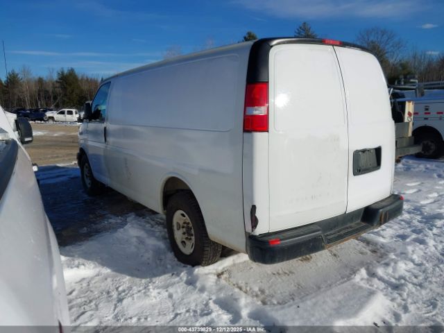 Chevrolet Express Work Van Image 10