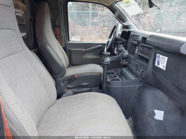 Chevrolet Express Work Van Image 9