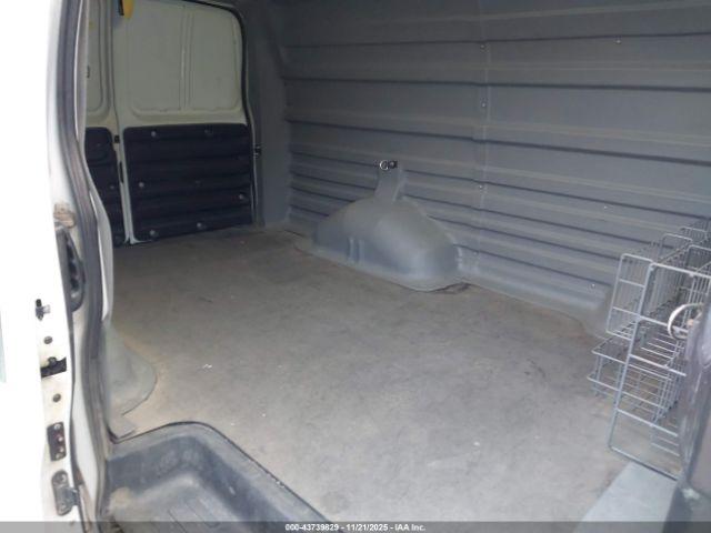 Chevrolet Express Work Van Image 12