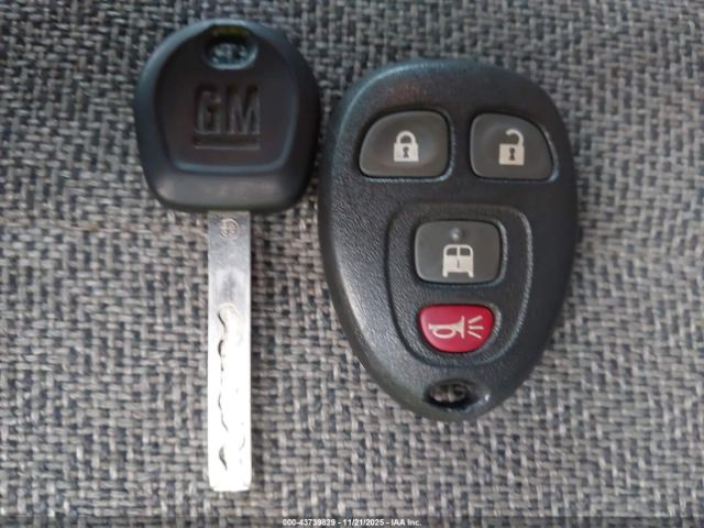 Chevrolet Express Work Van Image 2