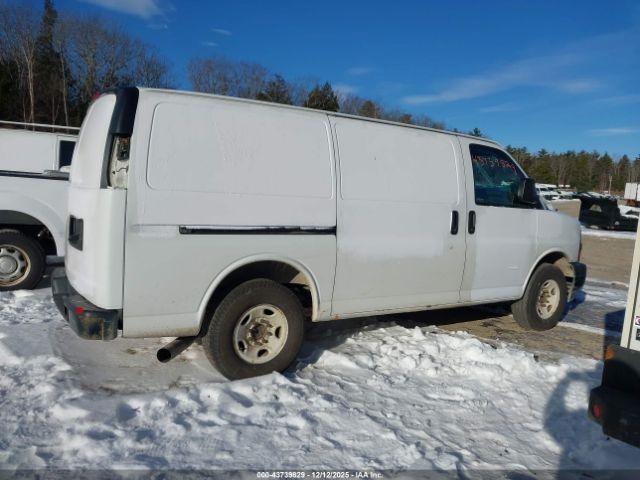 Chevrolet Express Work Van Image 15