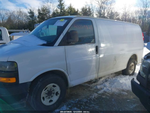 Chevrolet Express Work Van Image 6