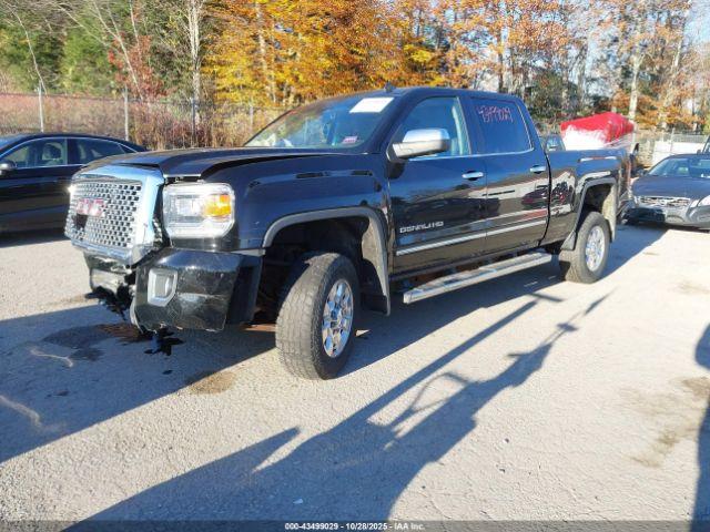 GMC Sierra 2500 Denali Image 14