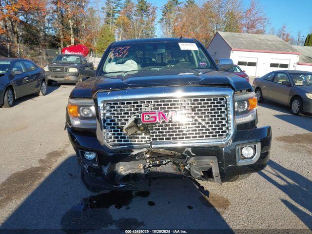 GMC Sierra 2500 Denali Image 13
