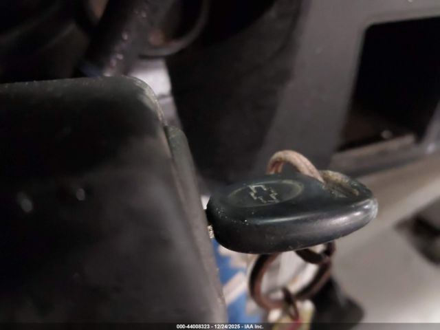 Chevrolet Silverado 1500 Work Truck Image 9