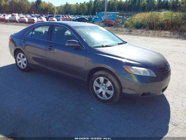 Toyota Camry Le Image 1