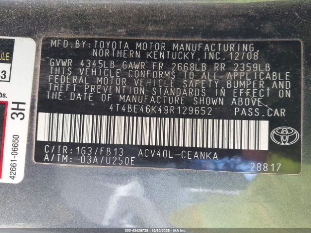 Toyota Camry Le Image 8