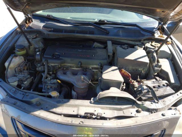 Toyota Camry Le Image 11