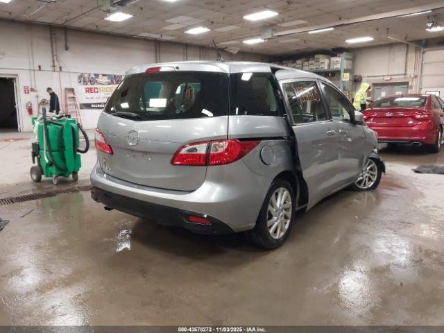 Mazda Mazda5 Sport Image 3