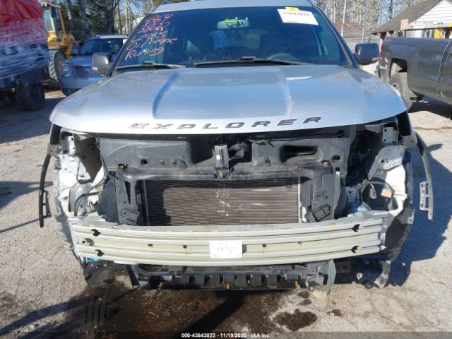 Ford Explorer Xlt Image 9