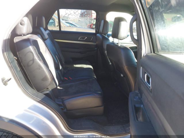 Ford Explorer Xlt Image 11