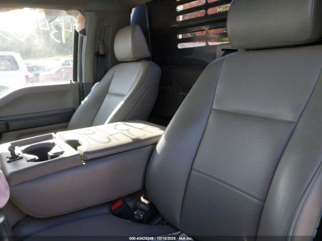 Ford F-350 Xl Image 7