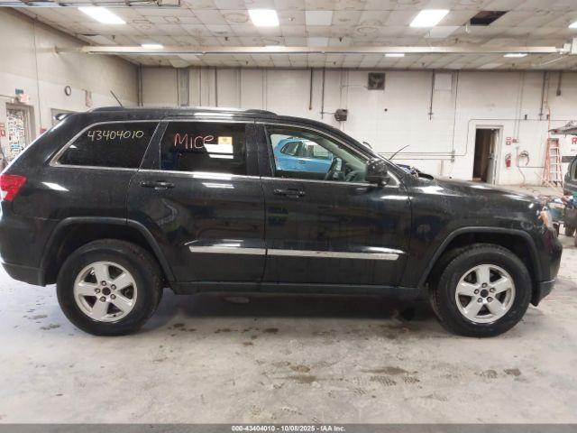 Jeep Grand Cherokee Laredo Image 11