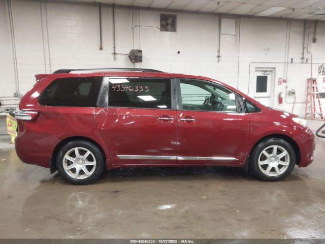 Toyota Sienna Xle 7 Passenger Image 12