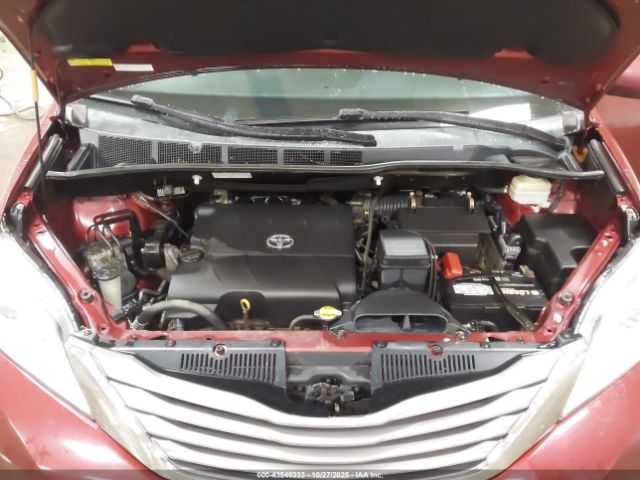 Toyota Sienna Xle 7 Passenger Image 3